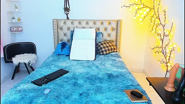 LenaStylesOA online show from 09/23/25, 03:20