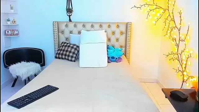 LenaStylesOA online show from 10/05/25, 12:58