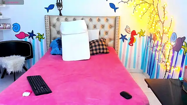 LenaStylesOA online show from 10/30/25, 01:01