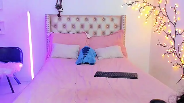 LenaStylesOA online show from 03/22/26, 09:51