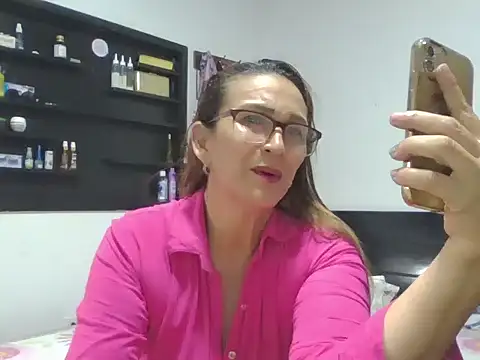 Snapshot of MiaVega chatting on 10/01/25, 02:56 MiaVega online show from 10/01/25, 02:56