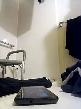 jizzyglizzy92 online show from 02/28/26, 01:23