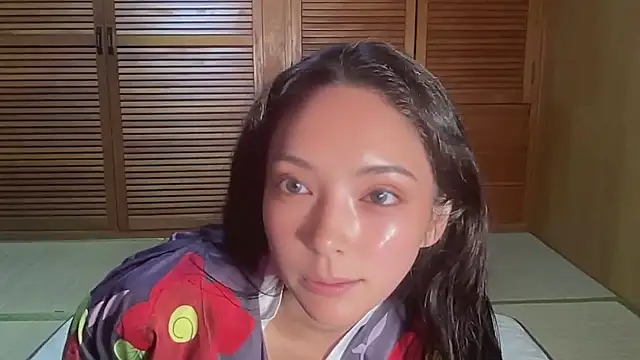 Snapshot of ena8888 chatting on 10/11/25, 01:38 ena8888 online show from 10/11/25, 01:38