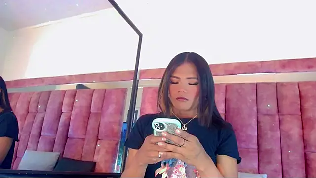 AnntonellaHott online show from 12/03/25, 07:34