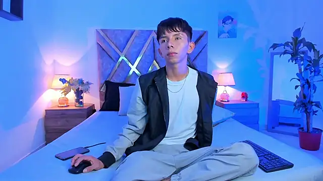 Snapshot of Hyunjin_Son chatting on 10/17/25, 11:18 Hyunjin Son online show from 10/17/25, 11:18