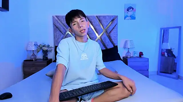 Snapshot of Hyunjin_Son chatting on 10/19/25, 08:53 Hyunjin Son online show from 10/19/25, 08:53