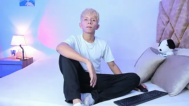 Snapshot of Hyunjin_Son chatting on 01/08/26, 10:56 Hyunjin Son online show from 01/08/26, 10:56