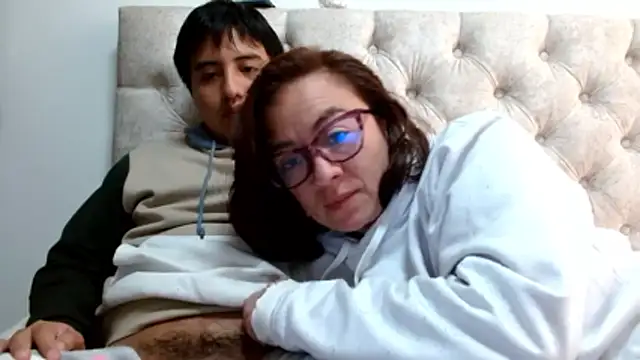 Snapshot of the_magnificent8 chatting on 11/25/25, 02:28 the magnificent8 online show from 11/25/25, 02:28