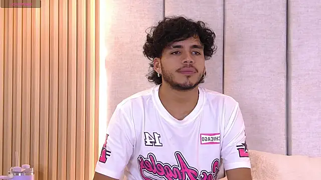 Snapshot of AlexanderJordan chatting on 09/17/25, 10:22 AlexanderJordan online show from 09/17/25, 10:22