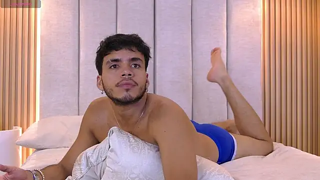 Snapshot of AlexanderJordan chatting on 10/09/25, 12:08 AlexanderJordan online show from 10/09/25, 12:08