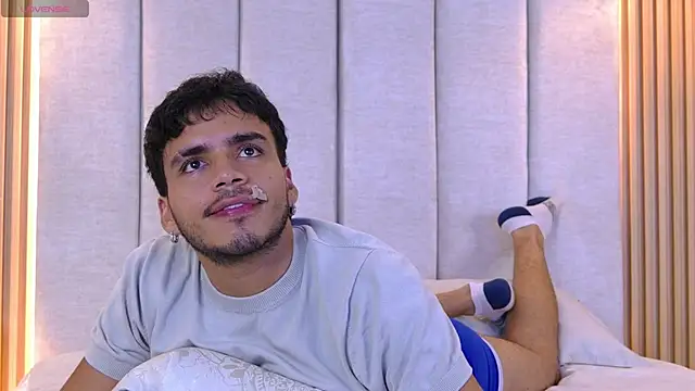 Snapshot of AlexanderJordan chatting on 10/13/25, 09:48 AlexanderJordan online show from 10/13/25, 09:48