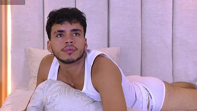 Snapshot of AlexanderJordan chatting on 10/17/25, 10:23 AlexanderJordan online show from 10/17/25, 10:23