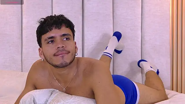 Snapshot of AlexanderJordan chatting on 10/20/25, 10:43 AlexanderJordan online show from 10/20/25, 10:43