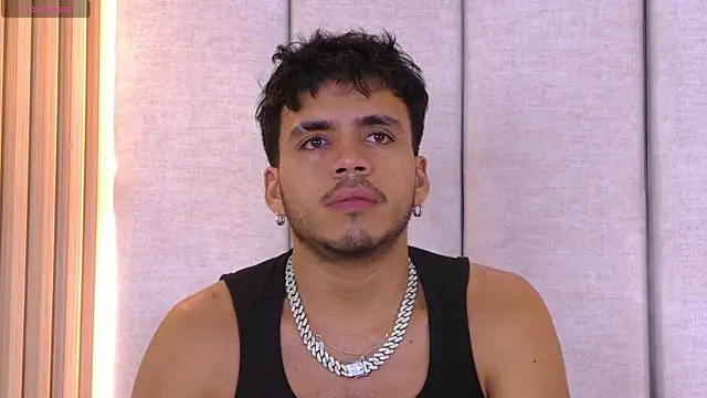 Snapshot of AlexanderJordan chatting on 10/26/25, 01:11 AlexanderJordan online show from 10/26/25, 01:11