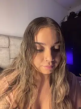 Snapshot of AnnyLopezzz_ chatting on 03/27/26, 08:26 AnnyLopezzz online show from 03/27/26, 08:26