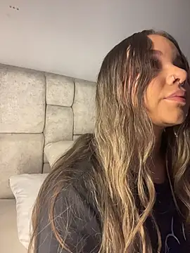 Snapshot of AnnyLopezzz_ chatting on 04/11/26, 05:34 AnnyLopezzz online show from 04/11/26, 05:34