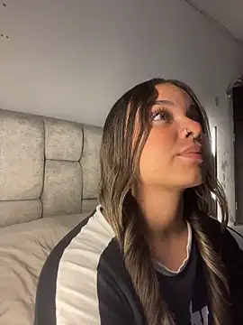 Snapshot of AnnyLopezzz_ chatting on 04/12/26, 06:40 AnnyLopezzz online show from 04/12/26, 06:40