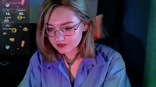 Snapshot of cute1stranger chatting on 09/23/25, 04:37 cute1stranger online show from 09/23/25, 04:37