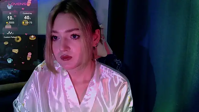 Snapshot of cute1stranger chatting on 09/27/25, 08:41 cute1stranger online show from 09/27/25, 08:41