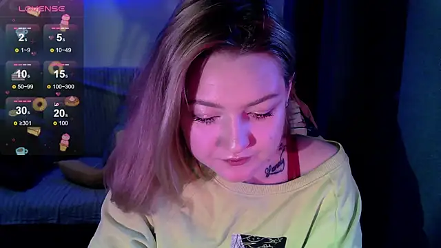 Snapshot of cute1stranger chatting on 10/28/25, 06:28 cute1stranger online show from 10/28/25, 06:28