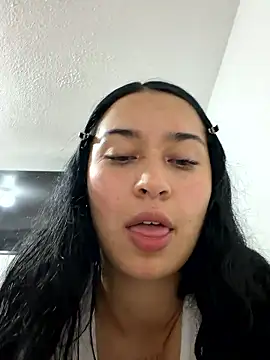 Sol Sunny online show from 05/13/26, 02:20