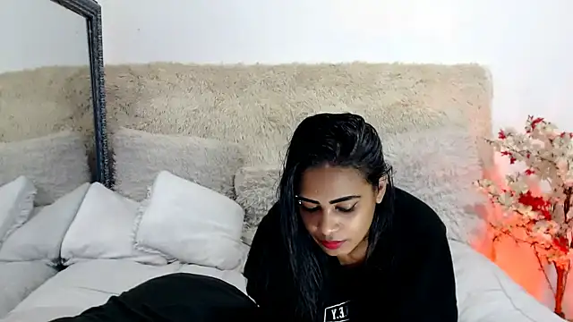 Snapshot of indianchic89 chatting on 02/27/25, 09:25 indianchic89 online show from 02/27/25, 09:25