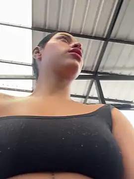 Snapshot of AlannaEvons chatting on 10/09/25, 03:32 AlannaEvons online show from 10/09/25, 03:32