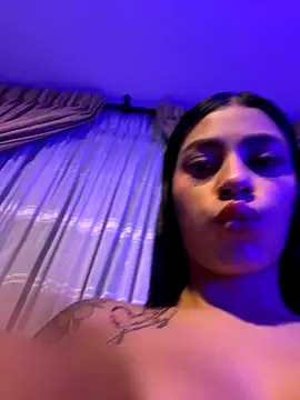 Snapshot of AlannaEvons chatting on 10/10/25, 11:04 AlannaEvons online show from 10/10/25, 11:04