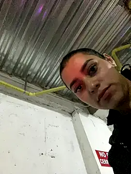 Snapshot of AlannaEvons chatting on 10/27/25, 06:23 AlannaEvons online show from 10/27/25, 06:23