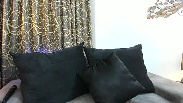 mia skys online show from 02/16/26, 12:01