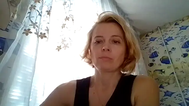 Snapshot of LiluXRose chatting on 09/19/25, 01:01 LiluXRose online show from 09/19/25, 01:01