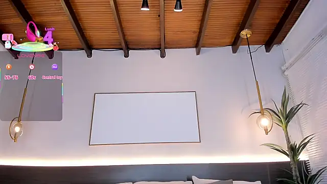 Snapshot of SolAvelar chatting on 09/22/25, 03:52 SolAvelar online show from 09/22/25, 03:52