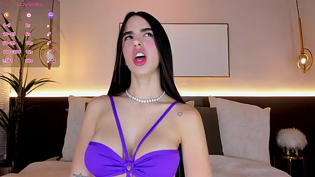 Snapshot of SolAvelar chatting on 12/02/25, 03:34 SolAvelar online show from 12/02/25, 03:34