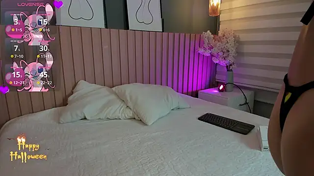 Snapshot of Maraia_Ford chatting on 10/28/25, 10:34 Maraia Ford online show from 10/28/25, 10:34