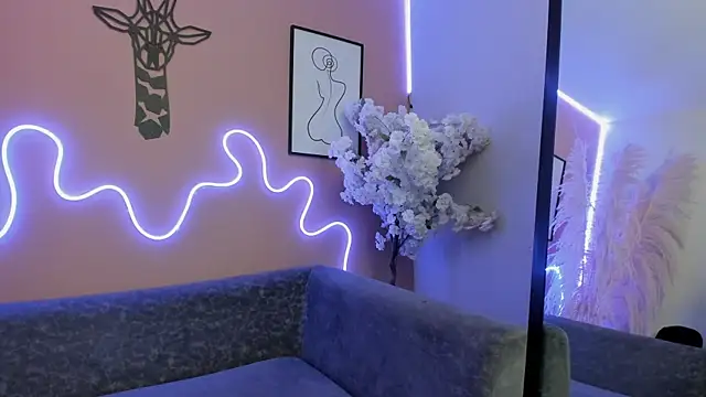 Snapshot of Maraia_Ford chatting on 11/24/25, 08:19 Maraia Ford online show from 11/24/25, 08:19