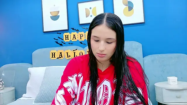 Ashley Evans22 online show from 10/28/25, 07:49