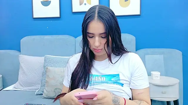 Ashley Evans22 online show from 11/05/25, 08:31