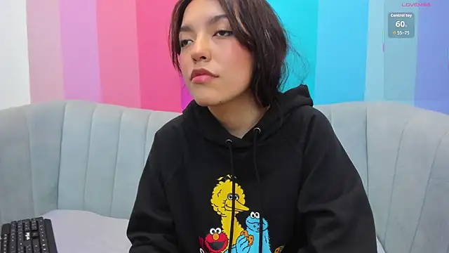 Snapshot of Elliecute chatting on 09/24/25, 02:20 Elliecute online show from 09/24/25, 02:20