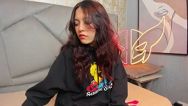 Snapshot of Elliecute chatting on 10/01/25, 02:23 Elliecute online show from 10/01/25, 02:23