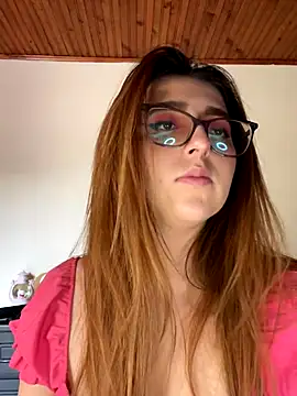 Snapshot of CoraVibes chatting on 09/19/25, 07:47 CoraVibes online show from 09/19/25, 07:47