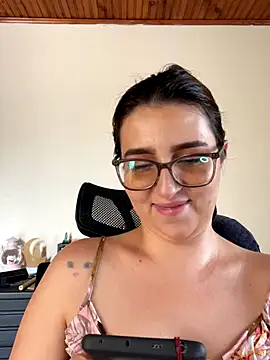 Snapshot of CoraVibes chatting on 09/20/25, 07:26 CoraVibes online show from 09/20/25, 07:26