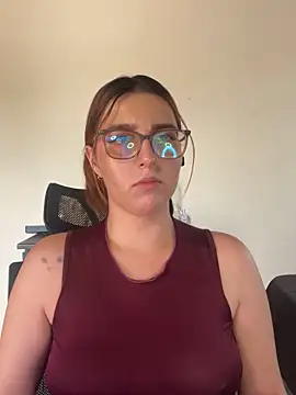 Snapshot of CoraVibes chatting on 09/29/25, 07:51 CoraVibes online show from 09/29/25, 07:51