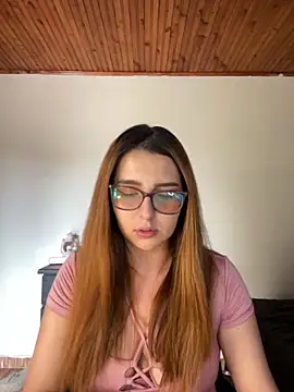 Snapshot of CoraVibes chatting on 10/02/25, 07:43 CoraVibes online show from 10/02/25, 07:43