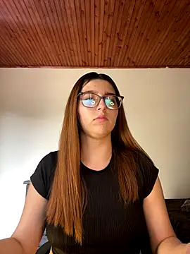 Snapshot of CoraVibes chatting on 10/03/25, 07:33 CoraVibes online show from 10/03/25, 07:33