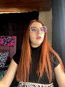 Snapshot of CoraVibes chatting on 10/08/25, 07:55 CoraVibes online show from 10/08/25, 07:55