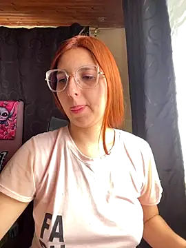 Snapshot of CoraVibes chatting on 10/11/25, 12:58 CoraVibes online show from 10/11/25, 12:58