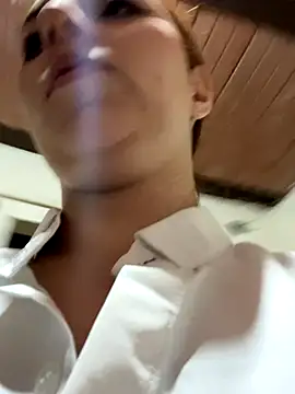 Snapshot of CoraVibes chatting on 10/18/25, 11:44 CoraVibes online show from 10/18/25, 11:44