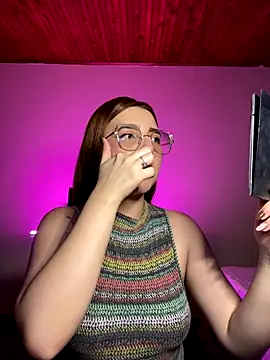 Snapshot of CoraVibes chatting on 11/18/25, 11:47 CoraVibes online show from 11/18/25, 11:47