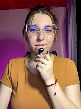 Snapshot of CoraVibes chatting on 11/30/25, 12:09 CoraVibes online show from 11/30/25, 12:09