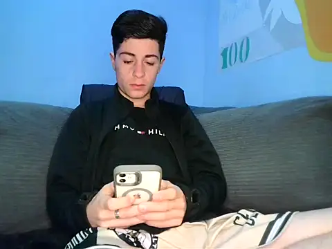 Newbrian20 online show from 09/30/25, 02:16